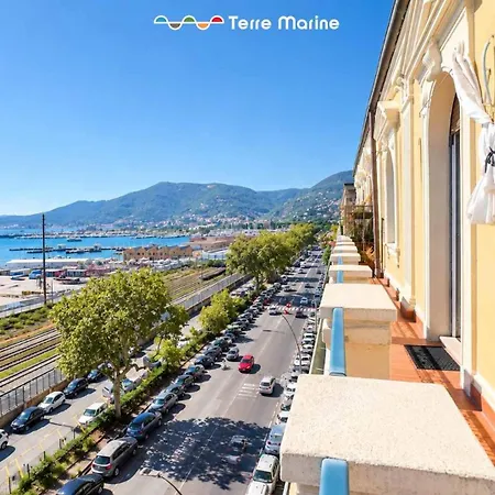 Flevi Sea Front - Boutique Apartment, Terre Marine Apartamento *